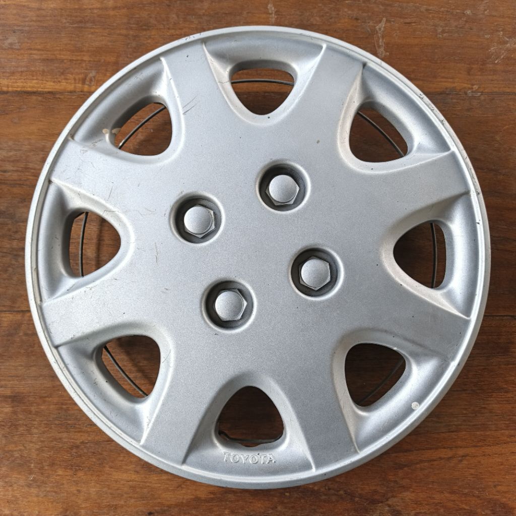 Dop Toyota Starlet Kapsul Original R 13 Satuan