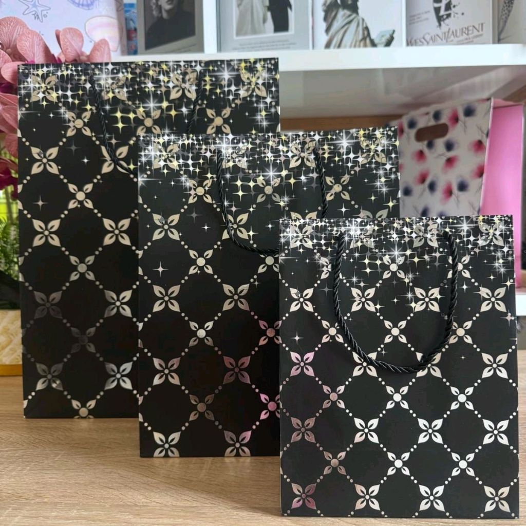 

PAPER BAG TALI PILIH UKURAN /paperbag tali pilih ukuran di varian / paperbag premium /paperbag tebal/ paperbag tali limited/ paperbag kado/paperbag tali