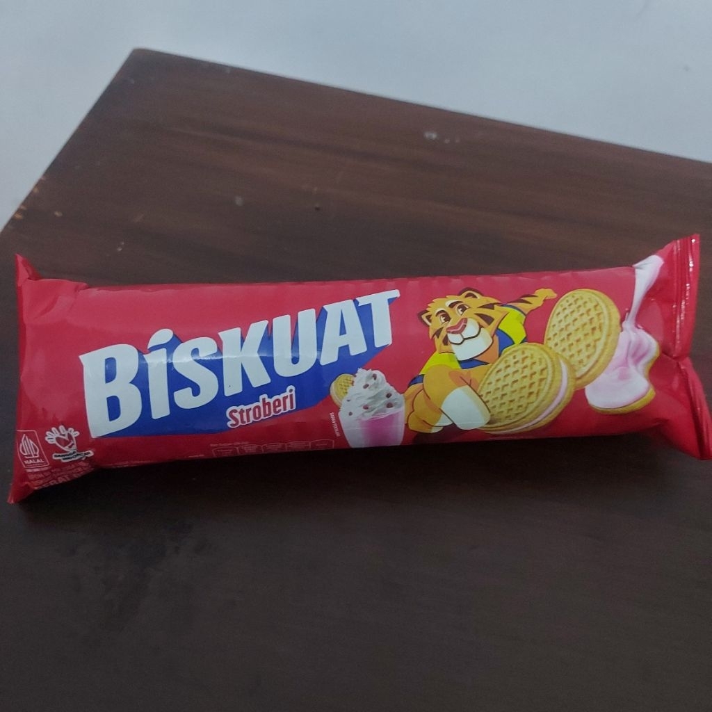 

Biskuat Golden Stoberi Biskuit ala Oreo Kemasan 109gr x 2 pcs