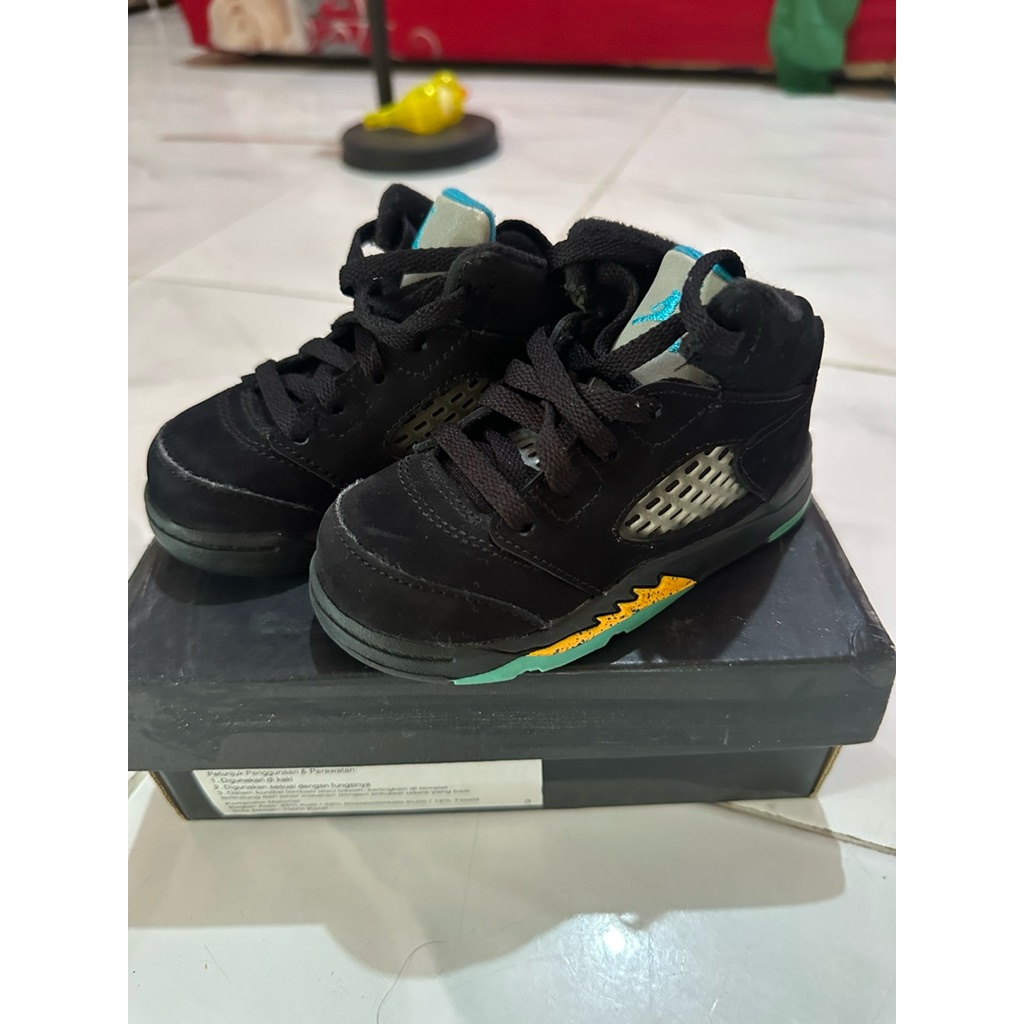 sepatu jordan 5 retro