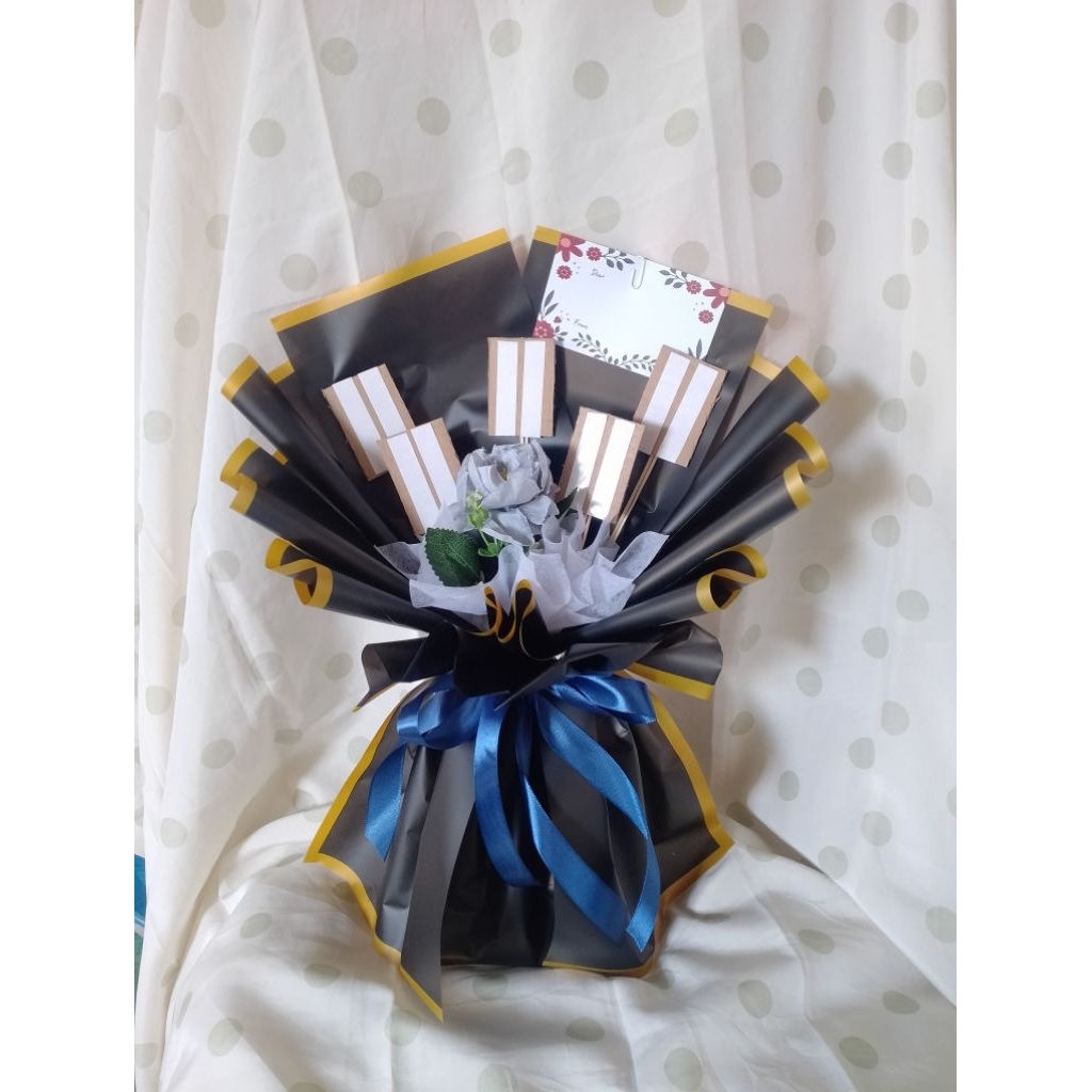 

buket kosongan rok ok cowok cokelat