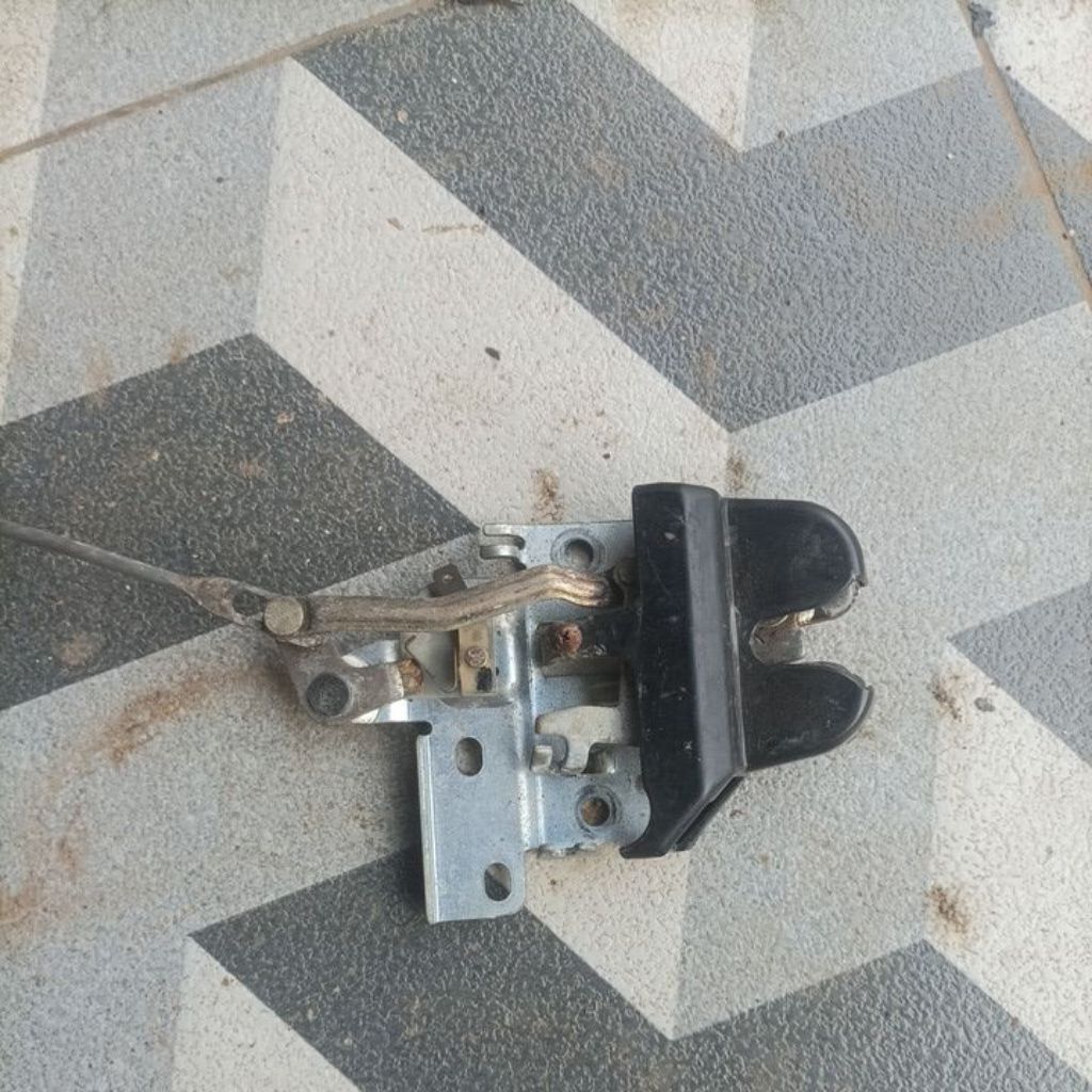 doorlock bagasi mitsubishi galant lele