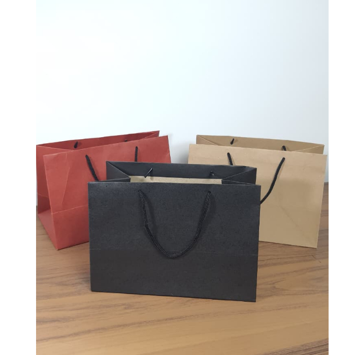 

Paperbag Bento / Hampers / Kue Kering Uk. 27 x 18,5 x Tebal 15 cm