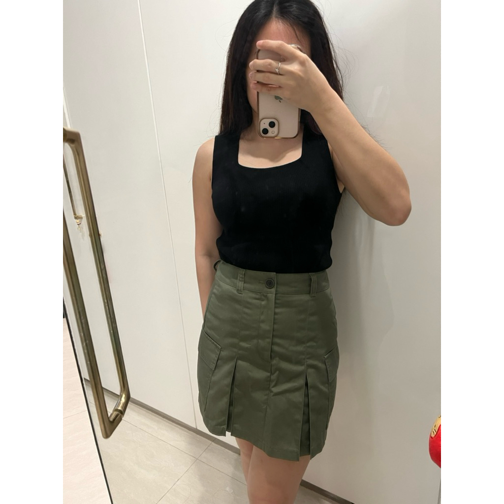 GU Japan Uniqlo Cargo skirt