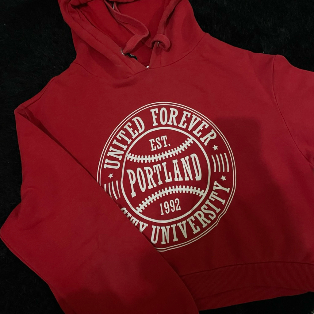 H&M RED CRO HOODIE PRELOVED