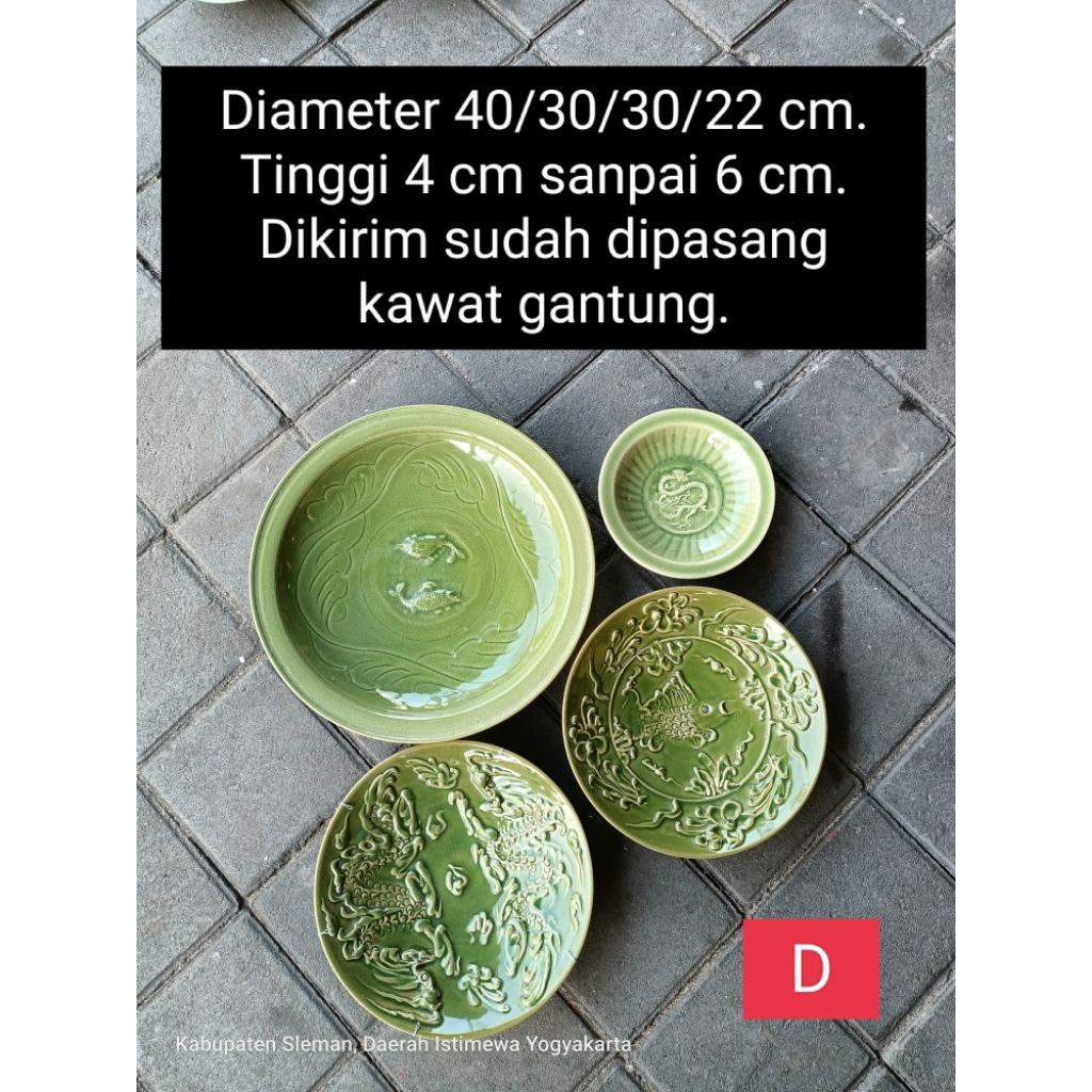4 buah piring gantung keramik naga timbul dan ikan timbul hijau celadon untuk dekorasi hiasan dindin