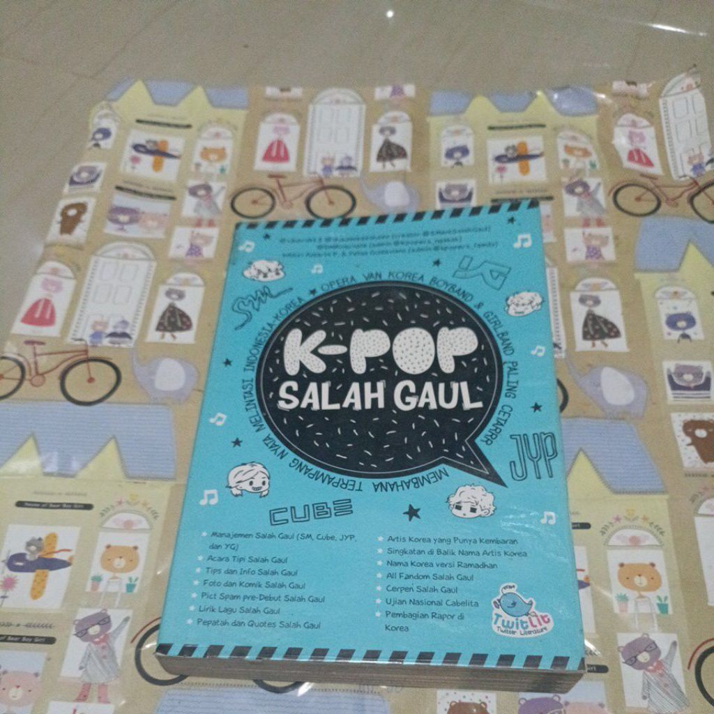 Buku Twitter Literature - KPop Salah Gaul