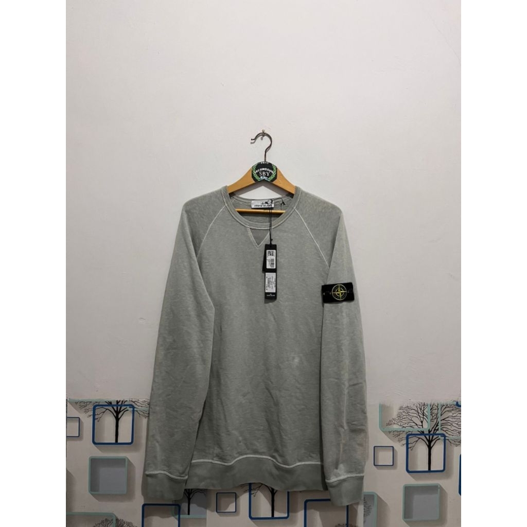 crewneck garment dyed