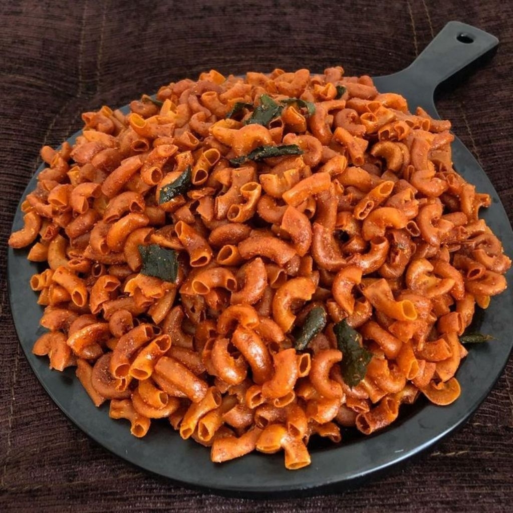 

Macaroni bantet pedas daun jeruk / makaroni bantet pedas 500gr