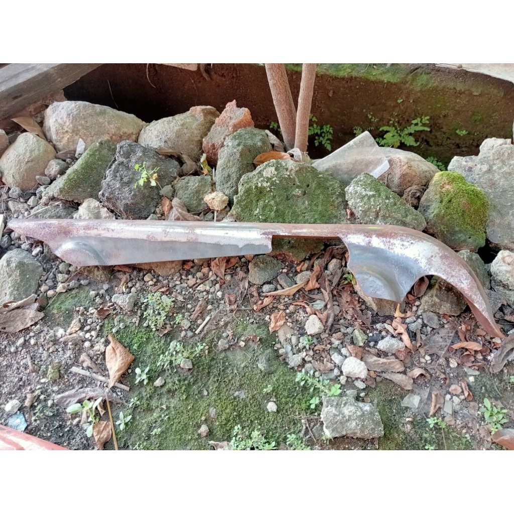 KATENGKAS TUTUP RANTAI CB TEBAL KATENGKAS TUTUP RANTAI HONDA CB GL 100 CASTOM CPX