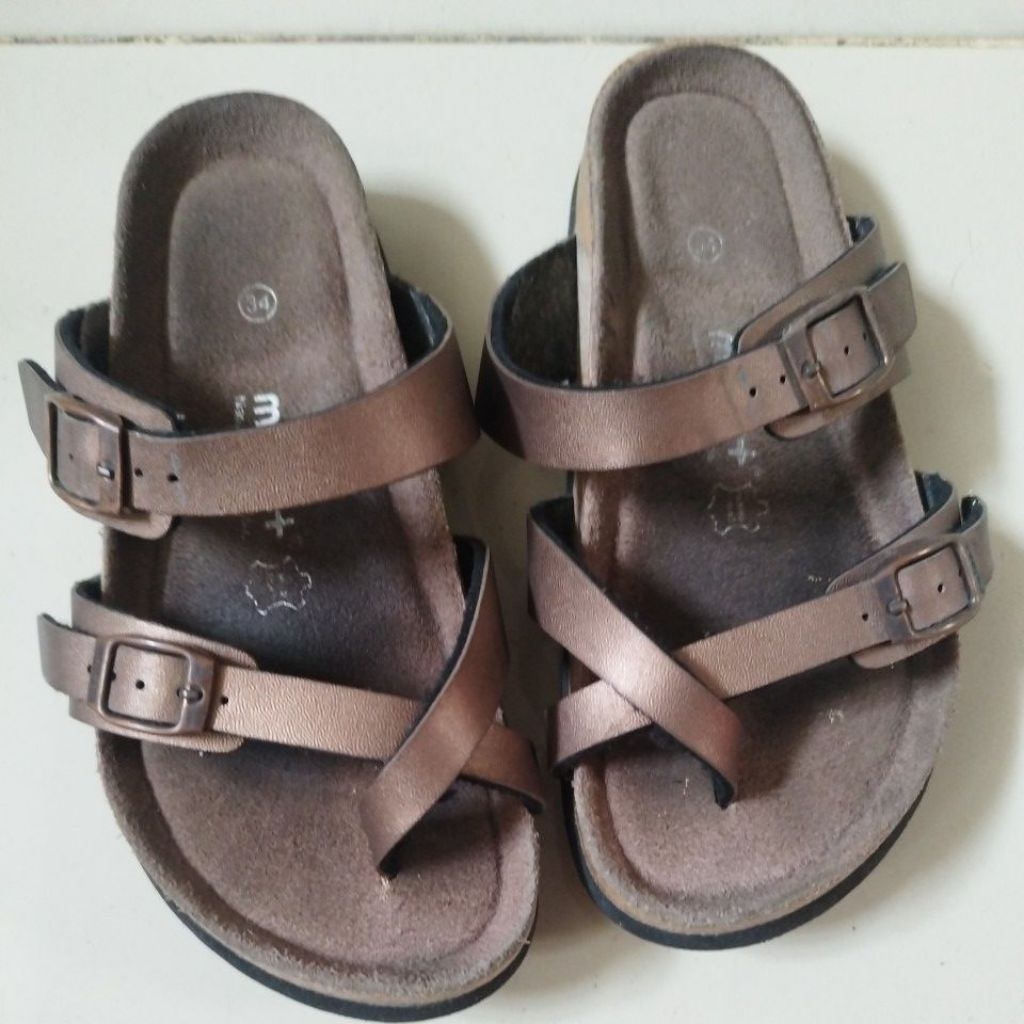 Sandal MyFeet sandal Anak preloved size 34, NETT price tolong tidak usah ditawar, ga cocok harga ski