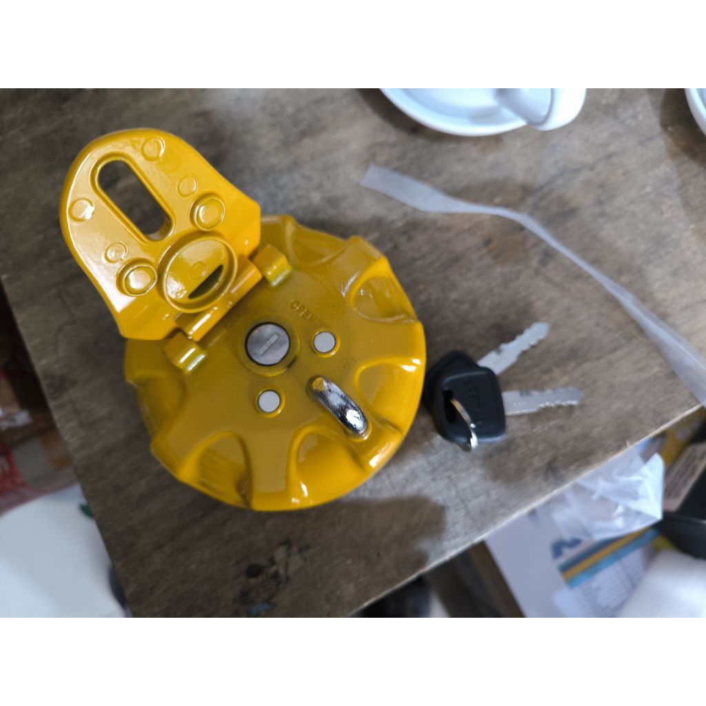 FUEL TANK CAP VOLVO EC330 EC360 EC460 EC480 TUTUP TANGKI SOLAR EC330 EC360 EC460 EC480