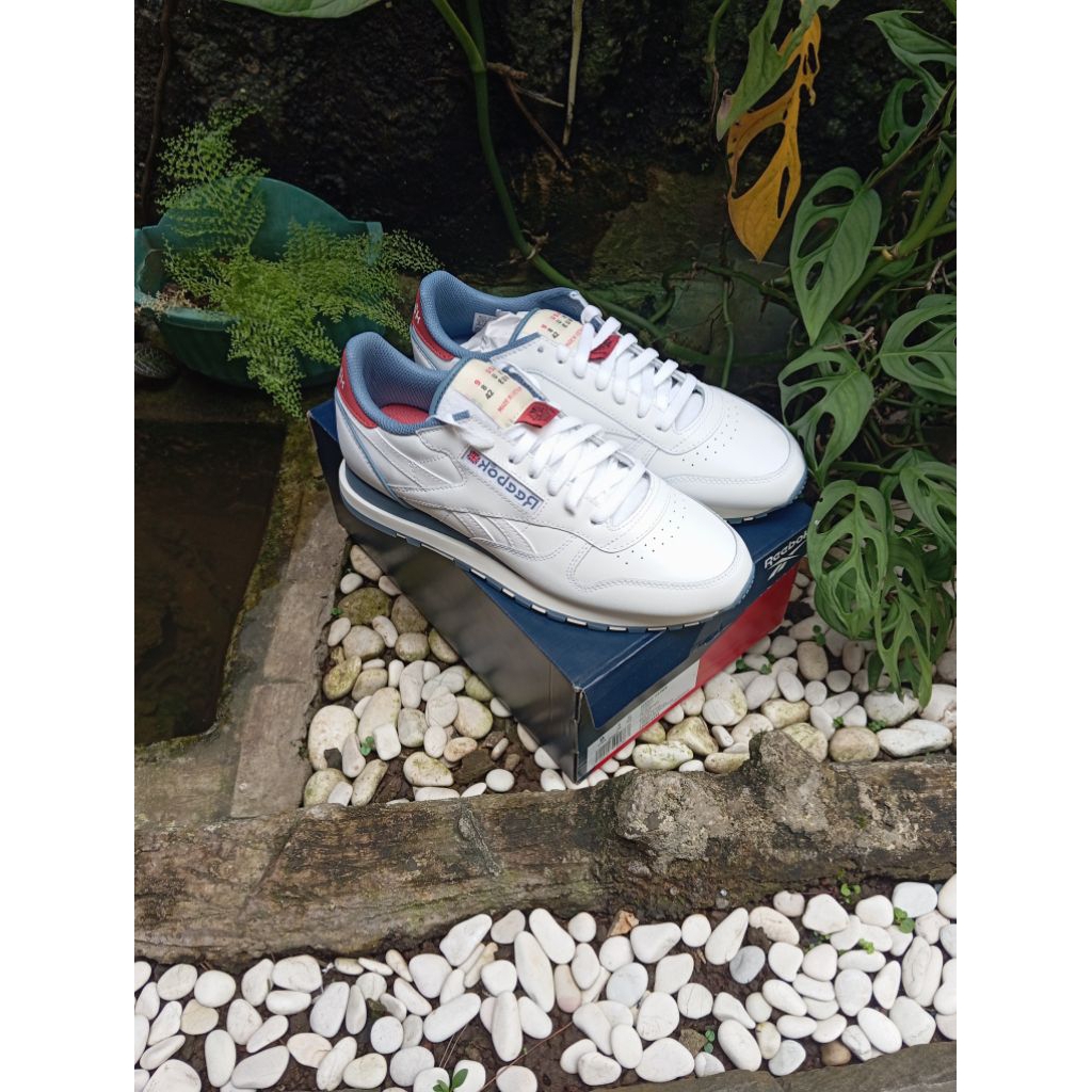 REEBOK - CLASSIC LEATHER