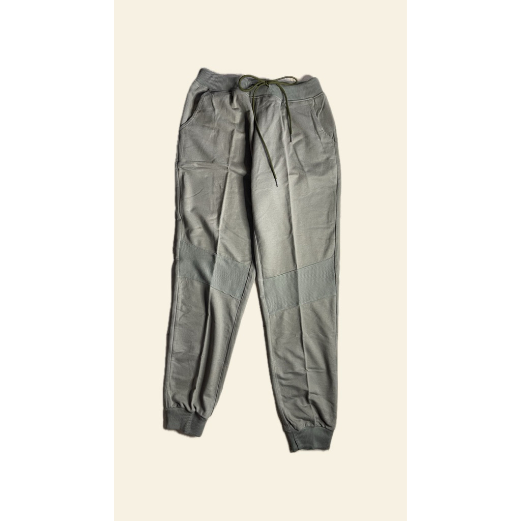 Celana training Preloved