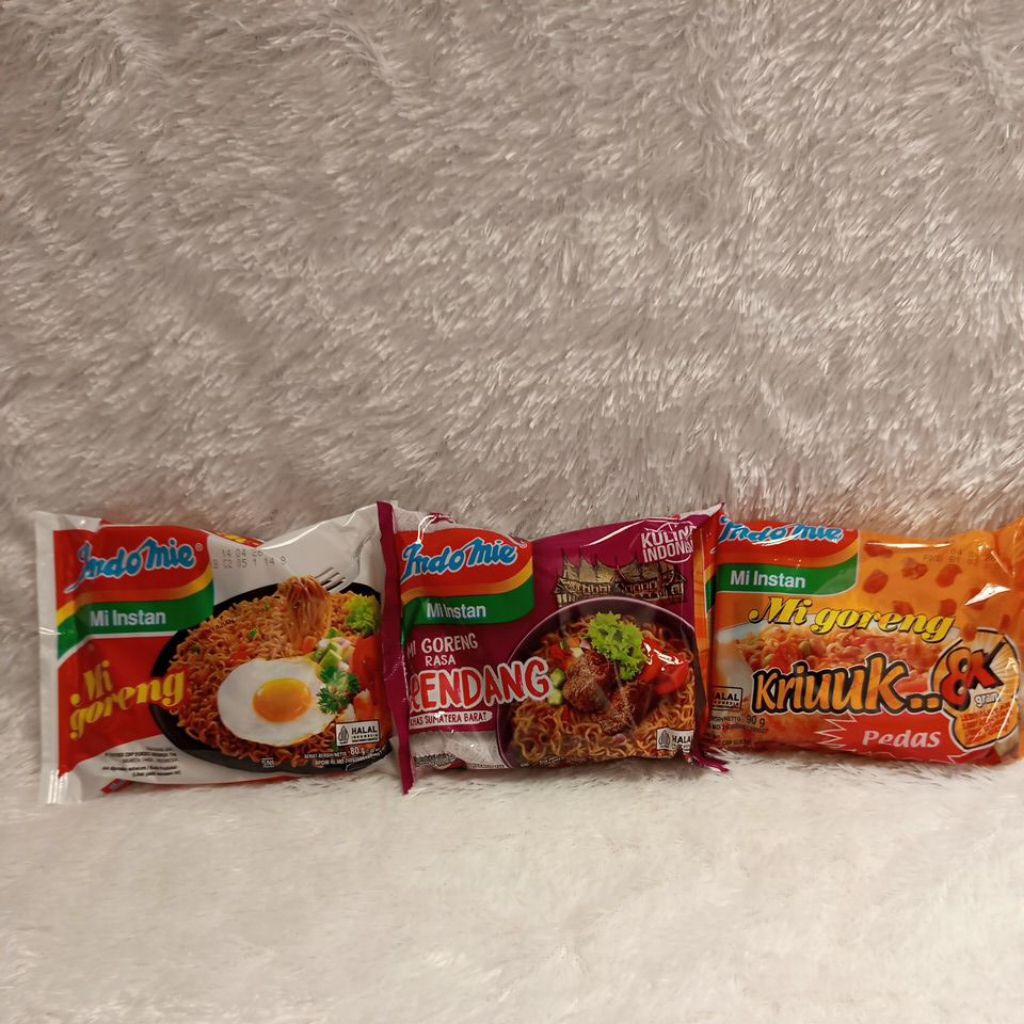 

indomie goreng, indomie goreng rasa rendang & indomie goreng krouk