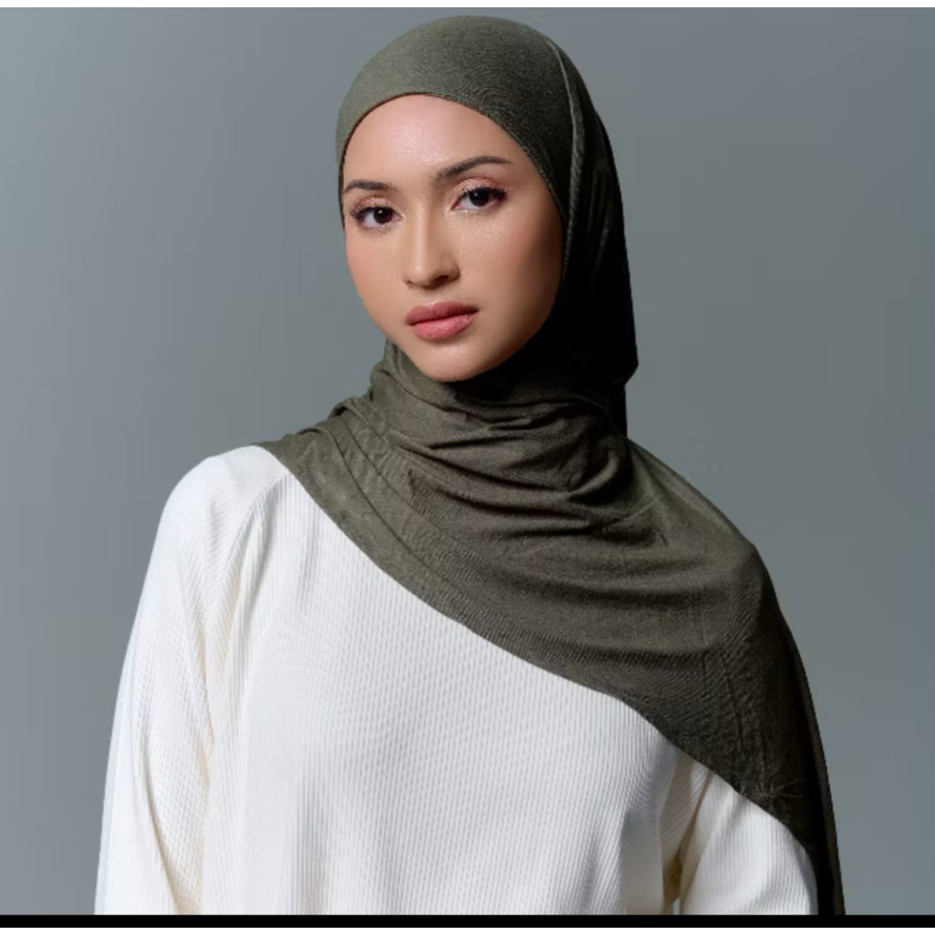 Preloved hijab segitiga instan airflow cool tech by meccanism zaskia mecca like new baru dipakai 1x