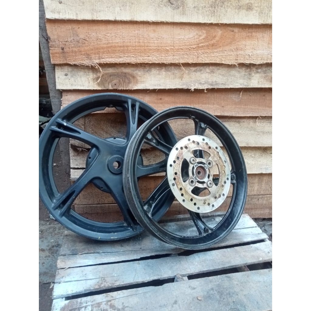 velg velek pelek depan belakang motor Yamaha Mio M3
