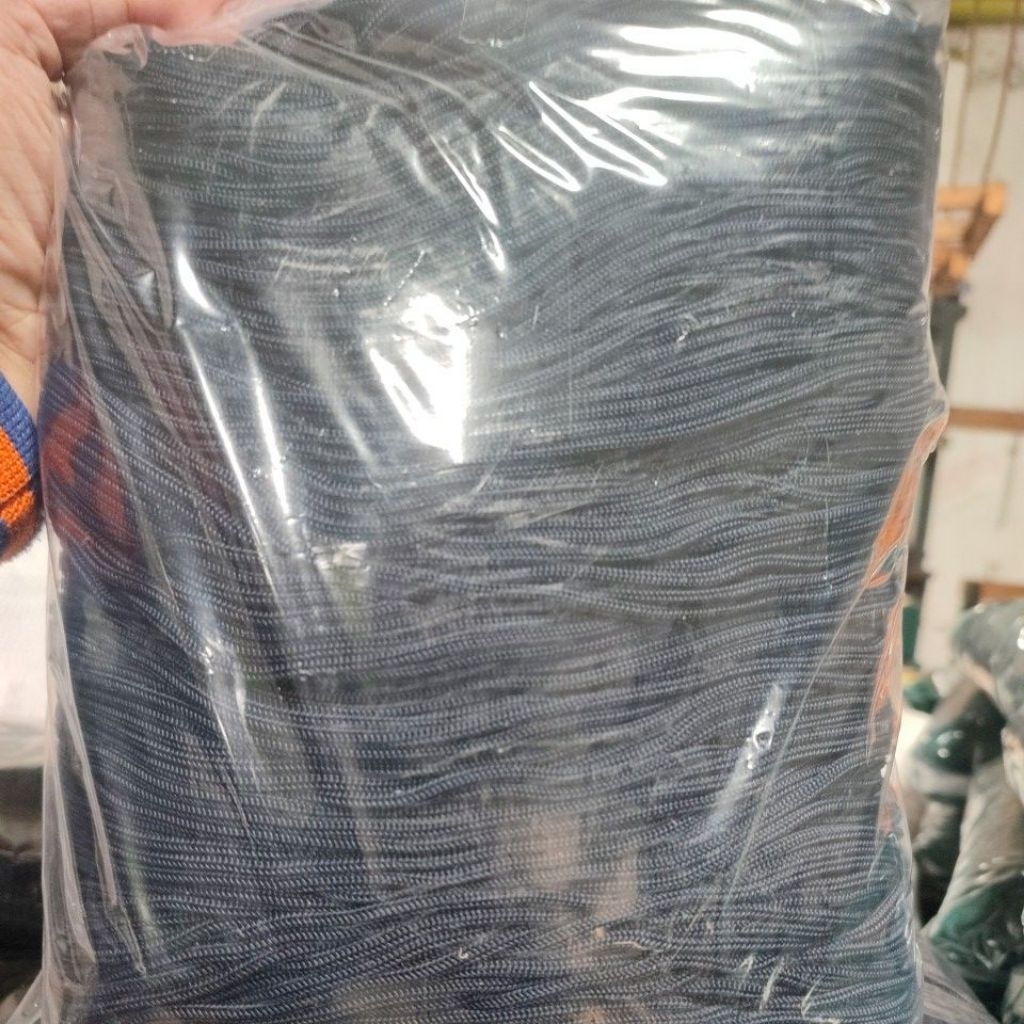 talikur warna biru navy