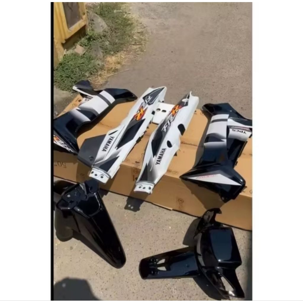 cover bodi Fiz R FIZ R sporty hitam putih full set halus cover bodi yamaha Fiz R