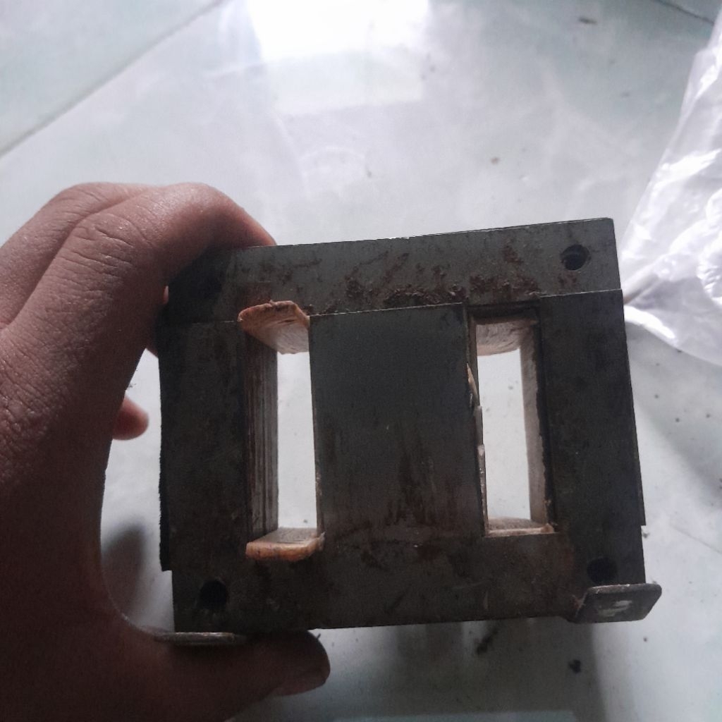 

TRAVO KEREN MINI UKURAN 9.6X8.1X4.1CM SESUAI FOTO