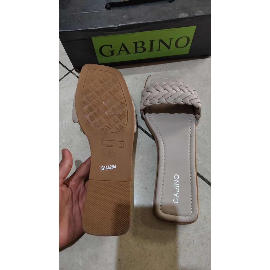 sandal gabino new