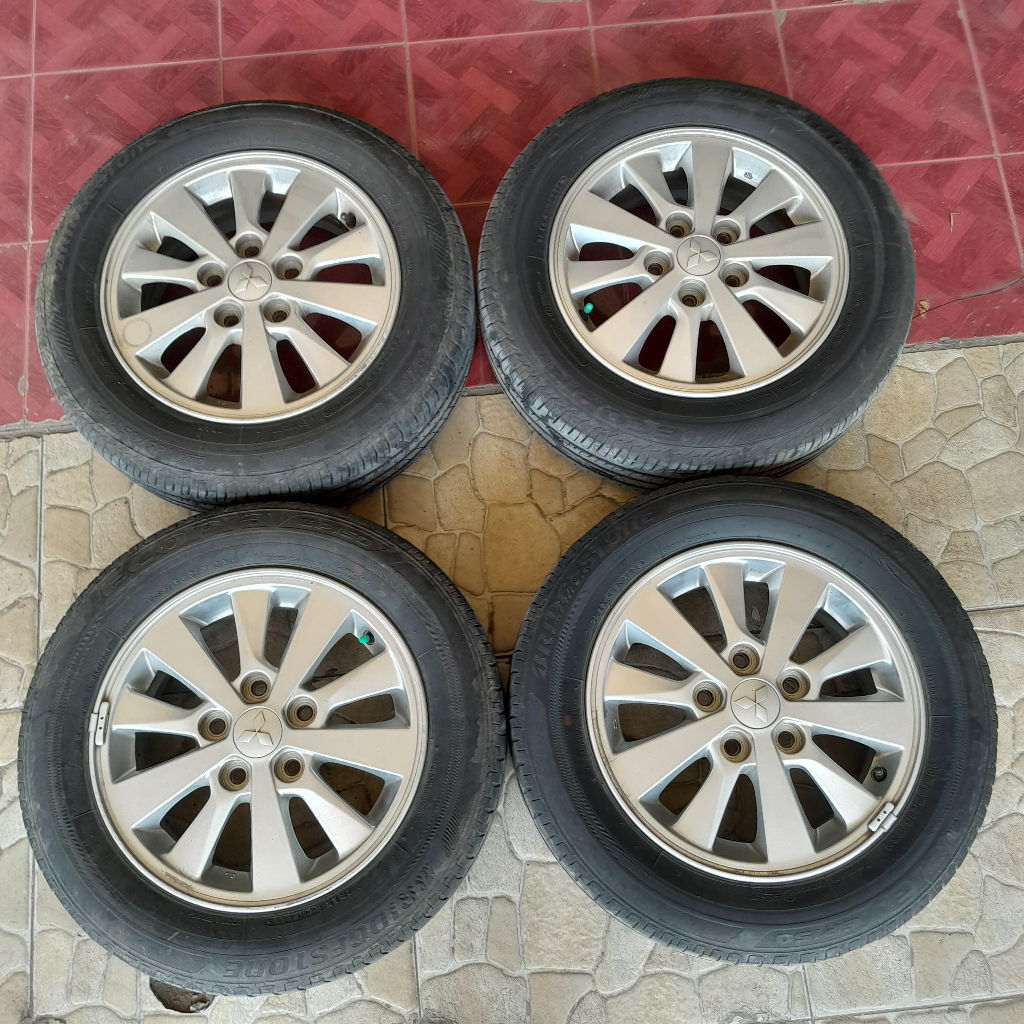 VELG MOBIL SEKEN OEM  COPOTAN STD XPANDER RING 15 LUBANG PCD 5X114 PLUS BAN 185 65 R15 BUAT APV GRAN