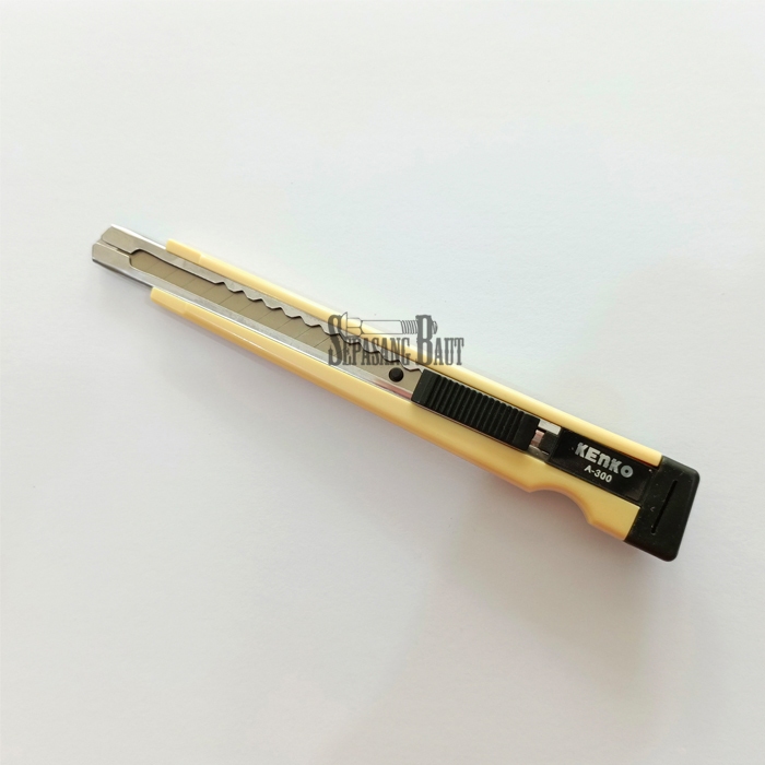 

KENKO Pisau Cutter A-300 Kecil