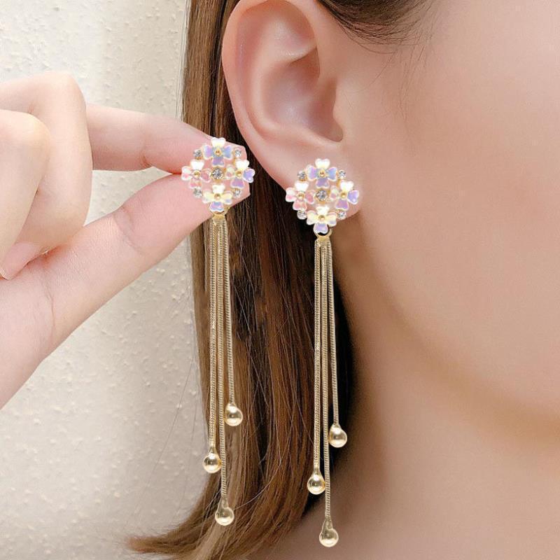 Aksesoris Anting Wanita Mireille Bunga Mutiara Panjang Emas Model Tindik Elegan Gaya Korea Anting