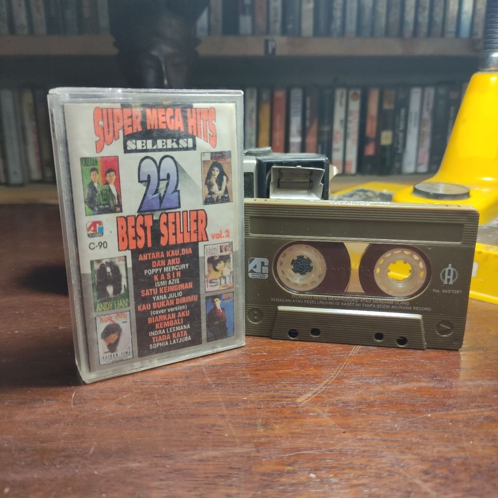 Kaset Pita  Super Mega Hits Best Seller Andy Liany, Poppy Mercury, Nicky Astria