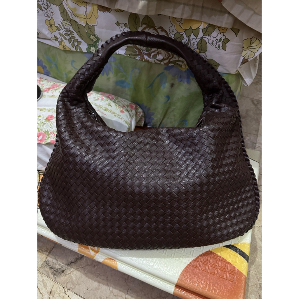 Preloved Diana kate BV Hobo Maxi Brown Shoulder Bag