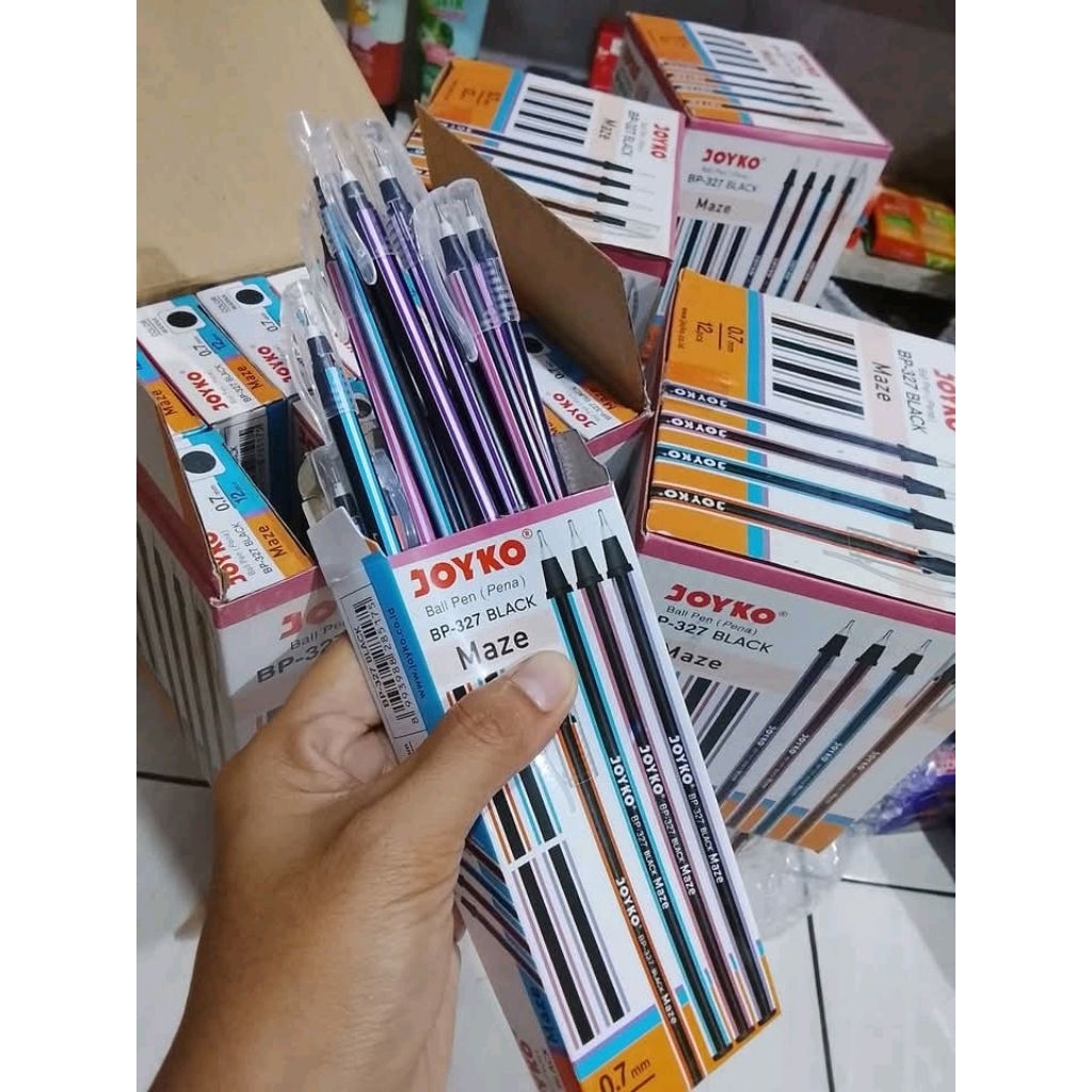 

PULPEN JOYKO HITAM (12pcs)