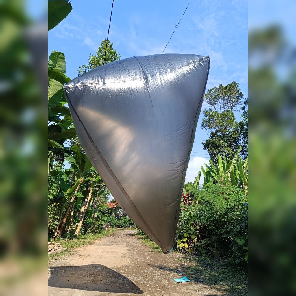 Balon Udara Tenaga Surya Mudah Diterbangkan Tanpa Asap Pertama di Indonesia Balon Hitam Tenaga Solar