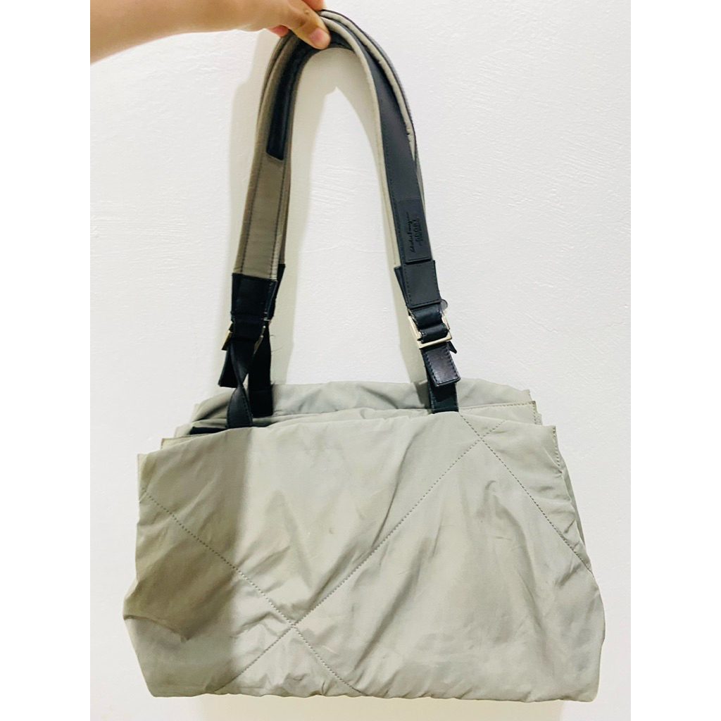 Salvatore Ferragamo Tas Gym Tas Olahraga Tas Travel Authentic Preloved