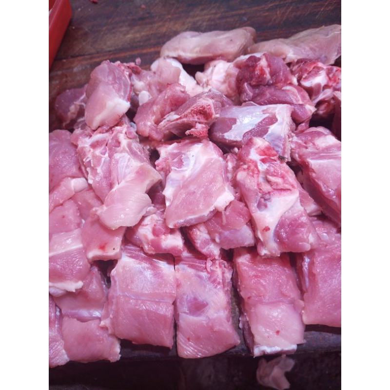 

daging babi, bak,kut tulang yang sudah di Ptng Ptng 1 kg