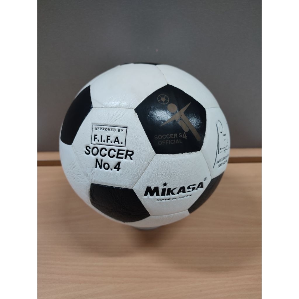 Bola Kaki Mikasa Hitam Putih Size 4