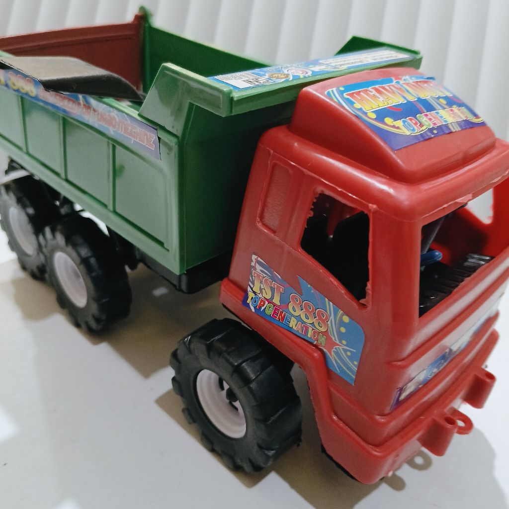mainan truk anak laki2