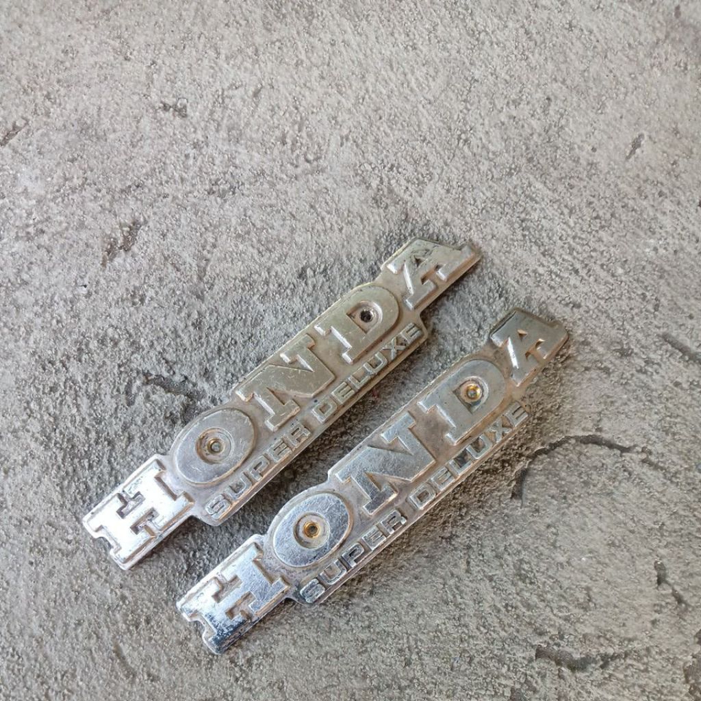 EMBLEM TANKI GL100 ORIGINAL