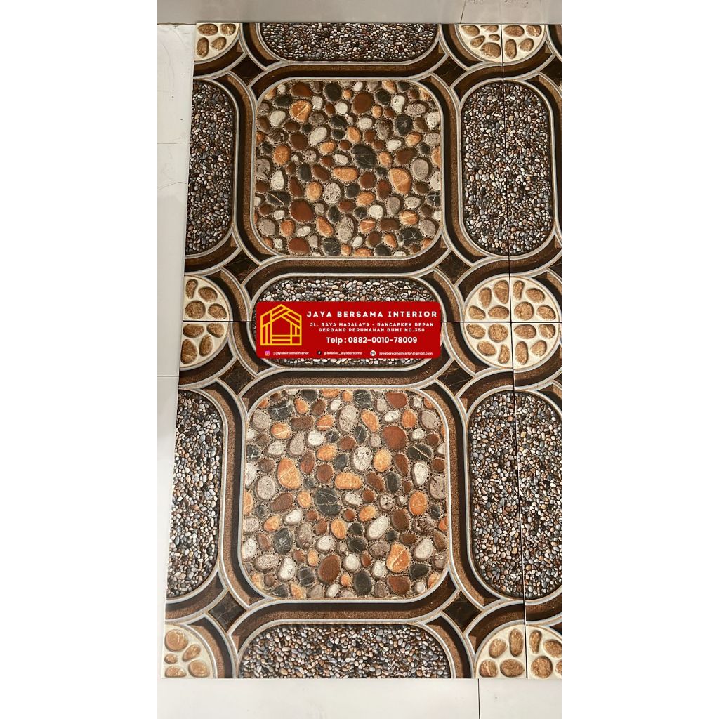 Keramik Lantai garasi batu-batu 50x50 matte