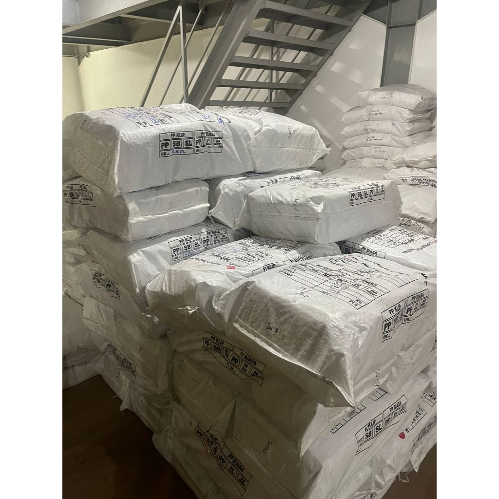 PLASTIK KLIP STANDING POUCH/STANDING POUCH/PLASTIK KLIP BUKA TUTUP KEMASAN BERDIRI  1 BALL GROSIR.