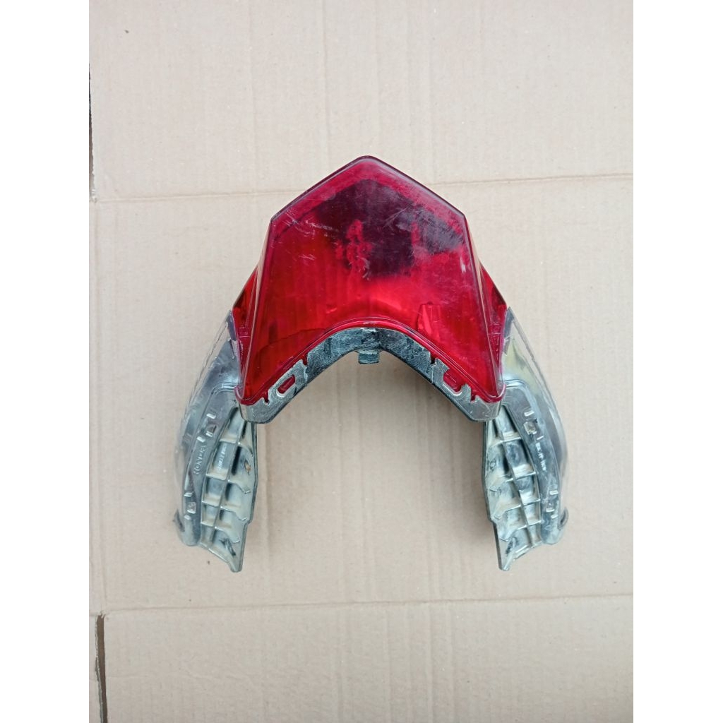 reflektor lampu stop belakang lampu rem belakang honda vario 125 old bekas original