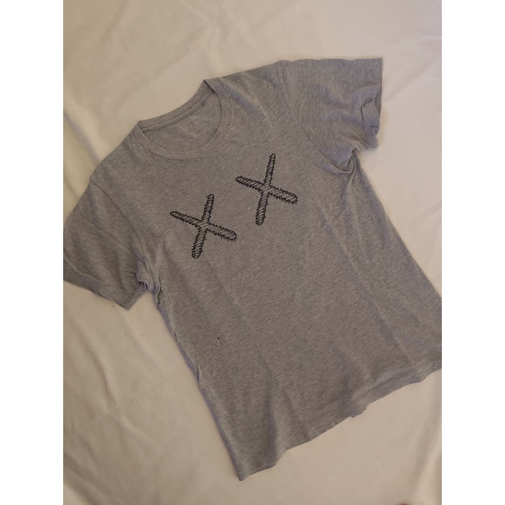 Baju Kaos Uniqlo Colab Kaws