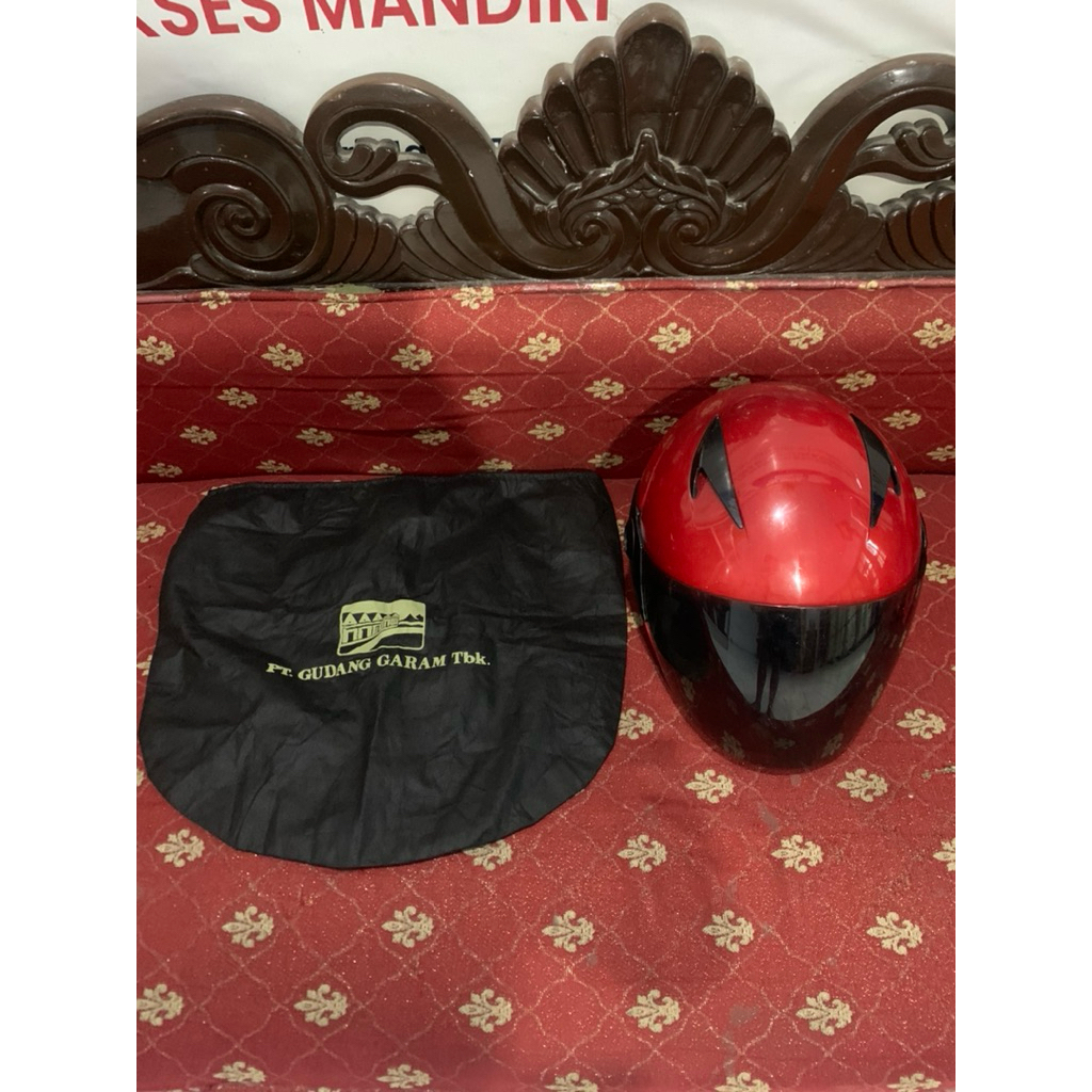 Helm KYT Merah GG