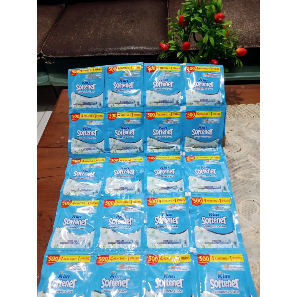 SoKlin Softener (Pewangi ) 1 renceng isi 12 sachet