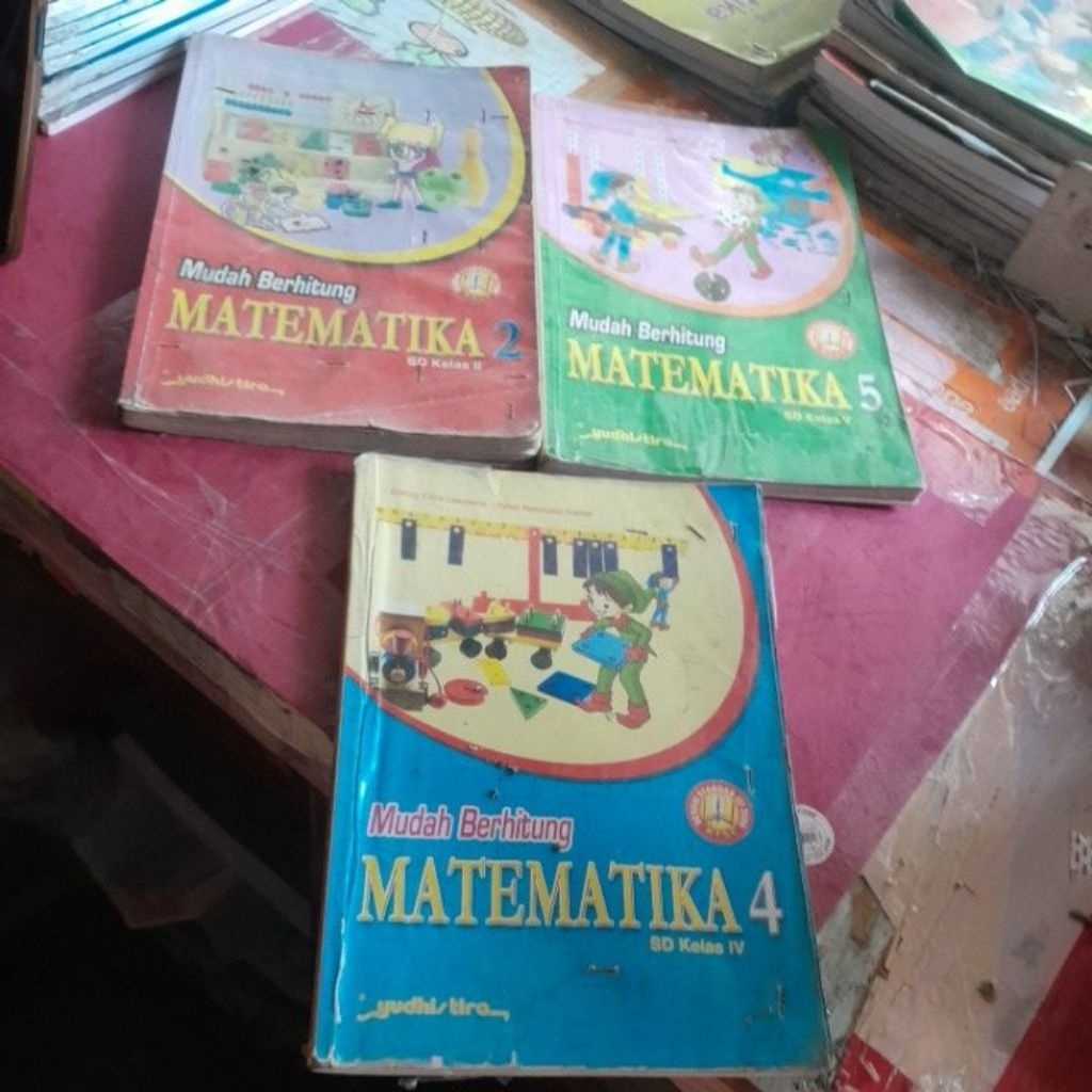 BUKU  MUDAH BERITUNG MATEMATIKA UNTUK SD KELAS 2,4,5 KURIKULUM KTSP 2006 PENERBIT YUDISTIRA H4RGA UN