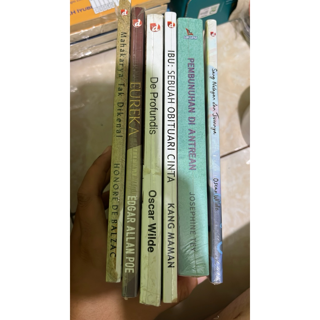 

bukudarilemariku | buku jastip pesanan no 3318