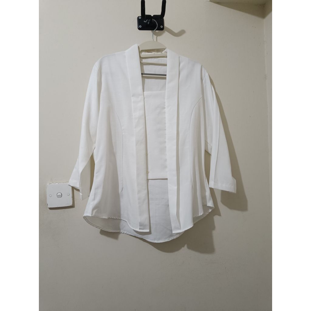 Loewes Kebaya Putih Linen premium
