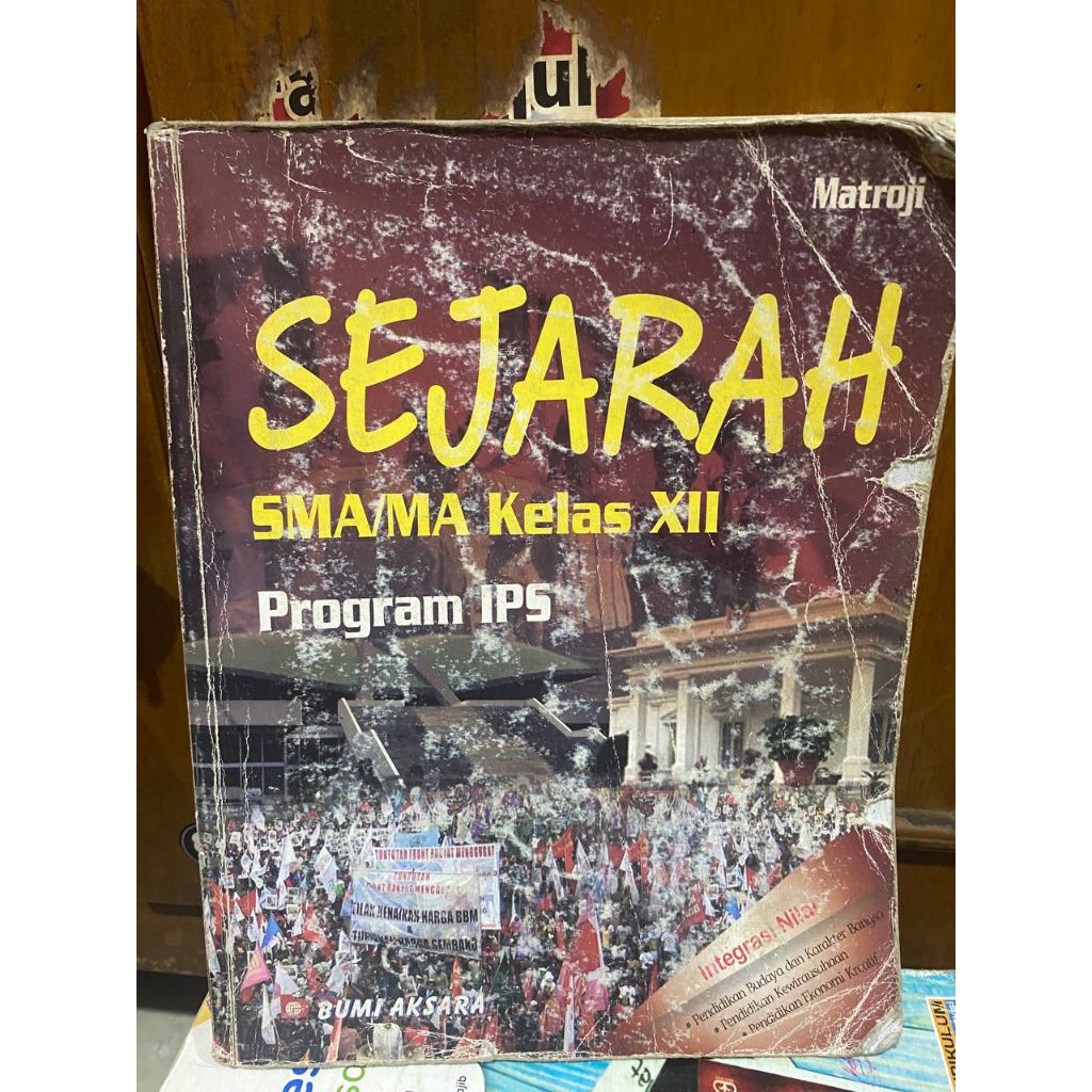 BUKU SEJARAH KELAS 12