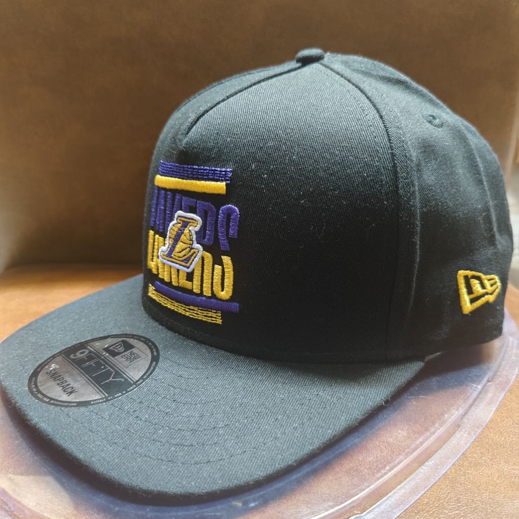 topi new era 9Fifty NBA Lakers snapback