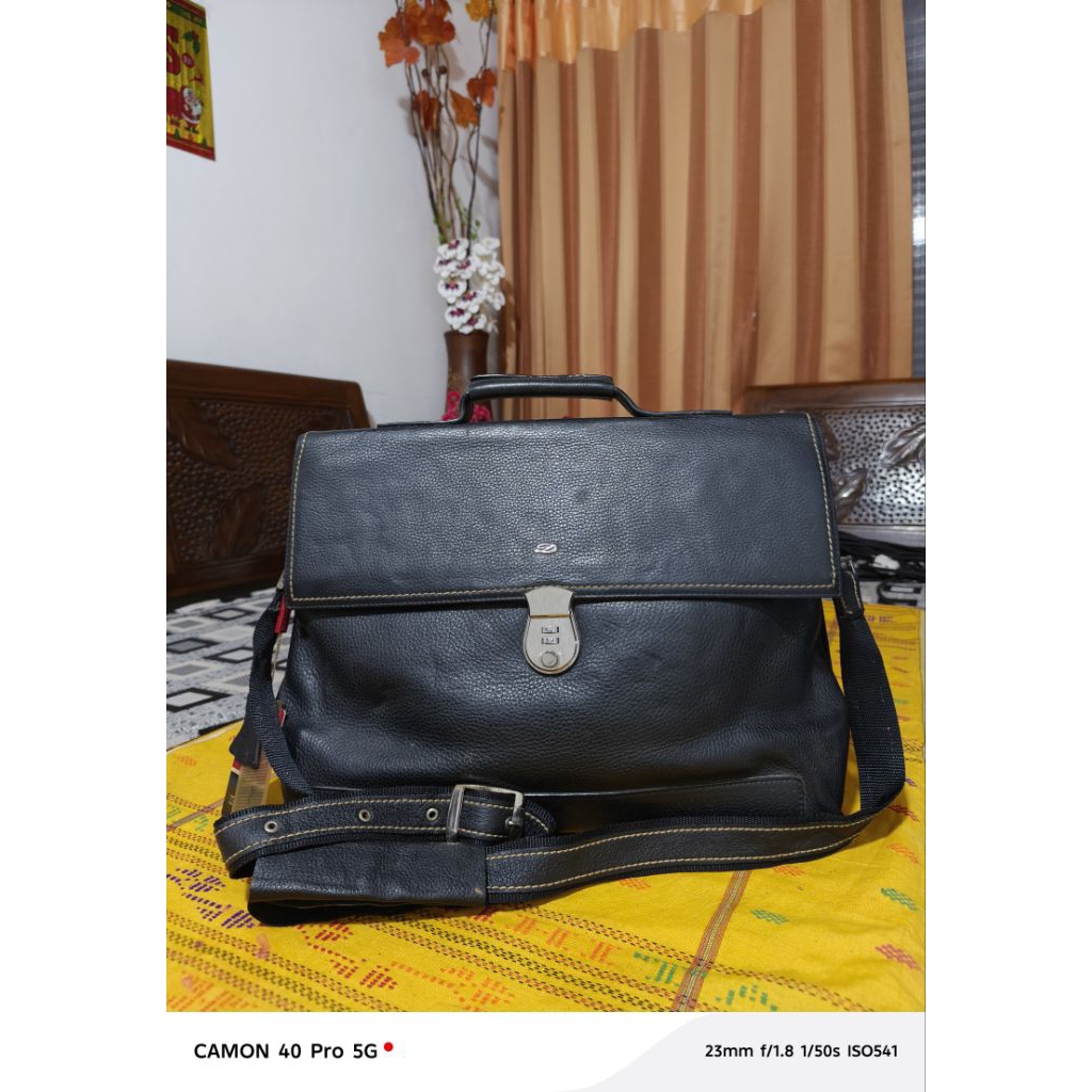 Preloved Tas Kerja Kulit Asli Merk S. T Dupont Paris