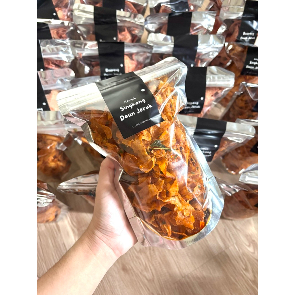 

Keripik Singkong Pedas Daun Jeruk, Basreng Pedas Daun Jeruk